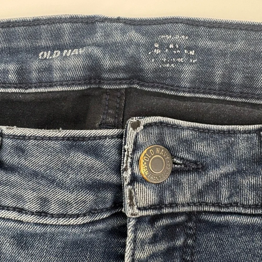 Old Navy Women's Size 8 Short Blue Wash‎ Mid Rise Skinny Jeans